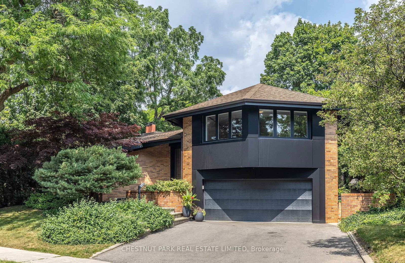 20-lower-links-road-north-york-ontario-c13058590