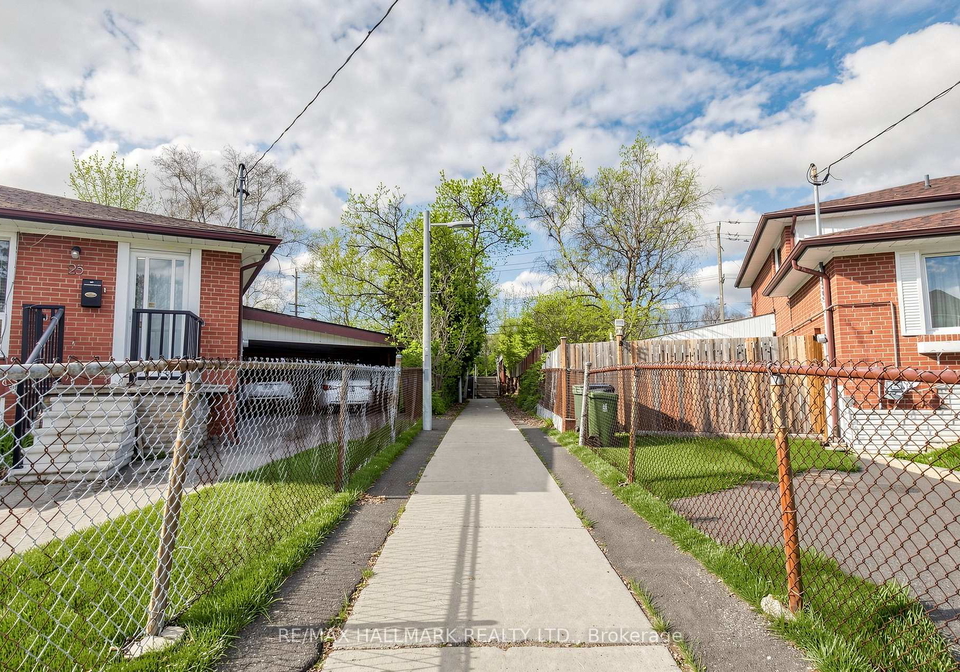 25-beethoven-court-north-york-ontario-c13058622