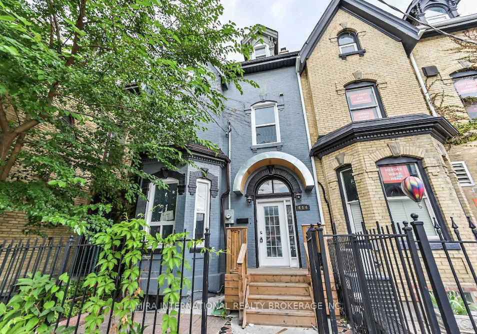 414-dundas-street-e-toronto-ontario-c13058982