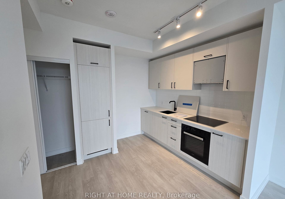 1-quarrington-lane-north-york-ontario-c13059136