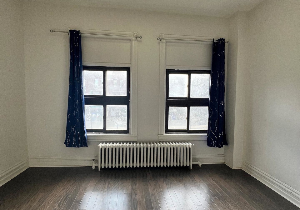 383-spadina-avenue-toronto-ontario-c13059144