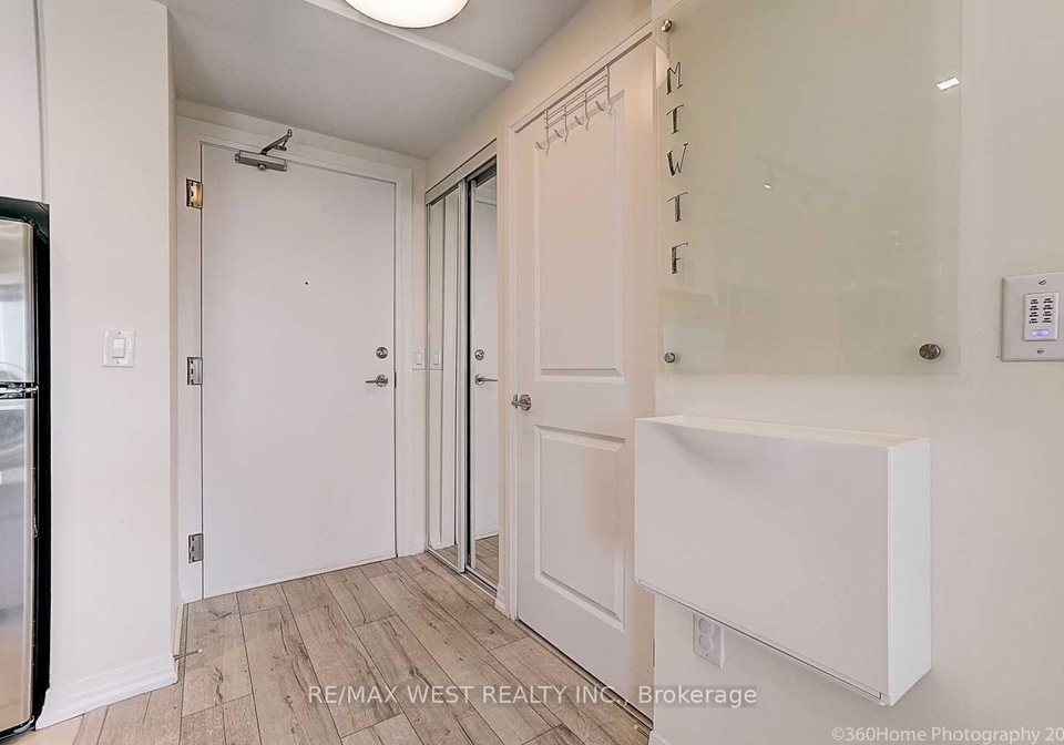 741-sheppard-avenue-toronto-ontario-c13059226