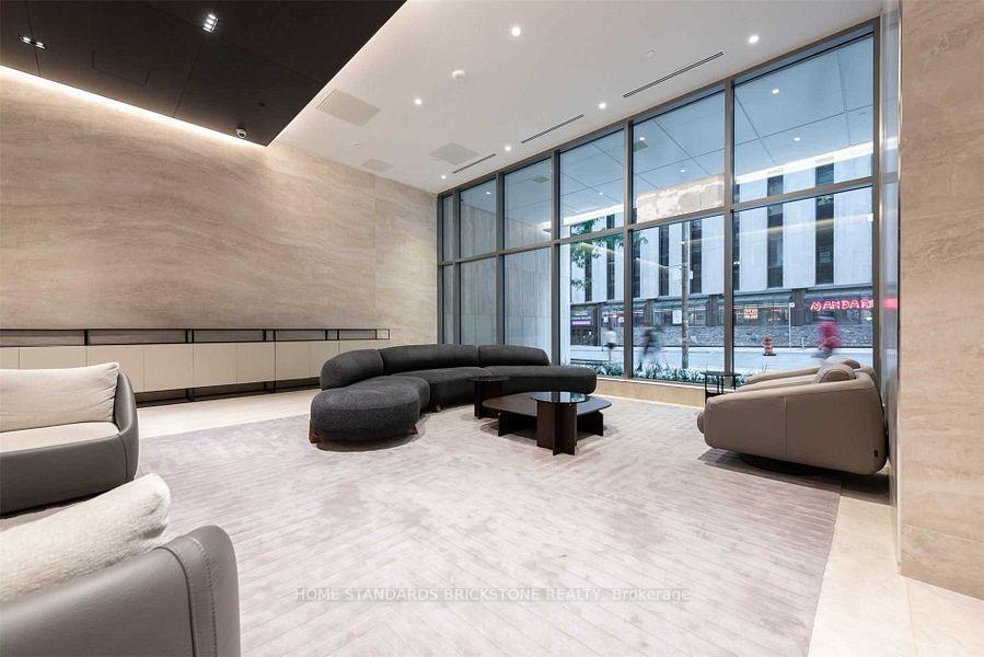 2221-yonge-street-s-toronto-ontario-c13059380