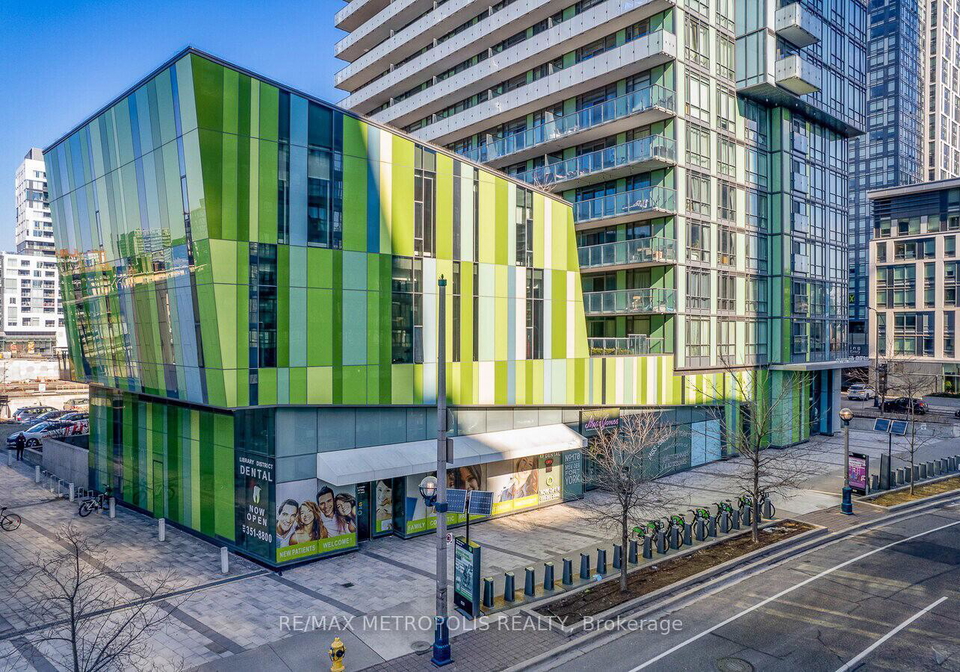 170-fort-york-boulevard-toronto-ontario-c13059468