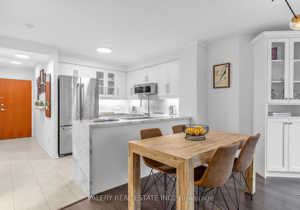 300-bloor-street-e-toronto-ontario-c13059994