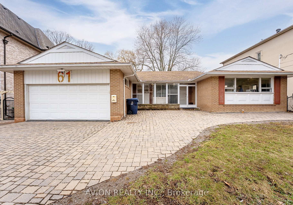 61-alamosa-drive-north-york-ontario-c13060646