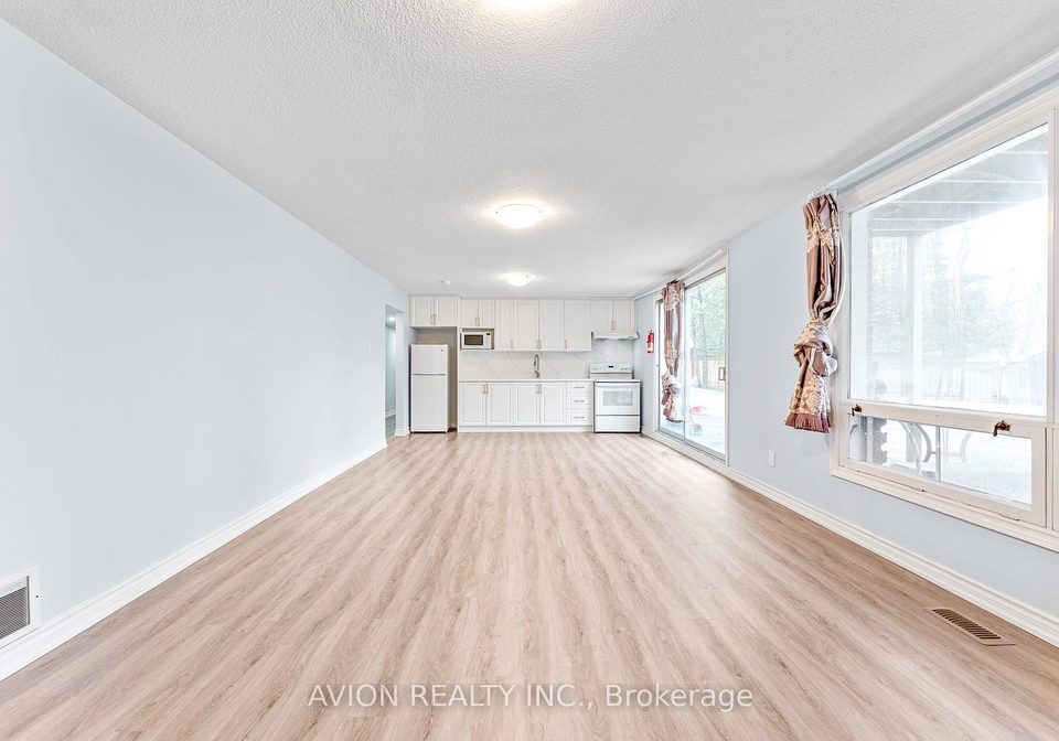 61-alamosa-drive-north-york-ontario-c13060648