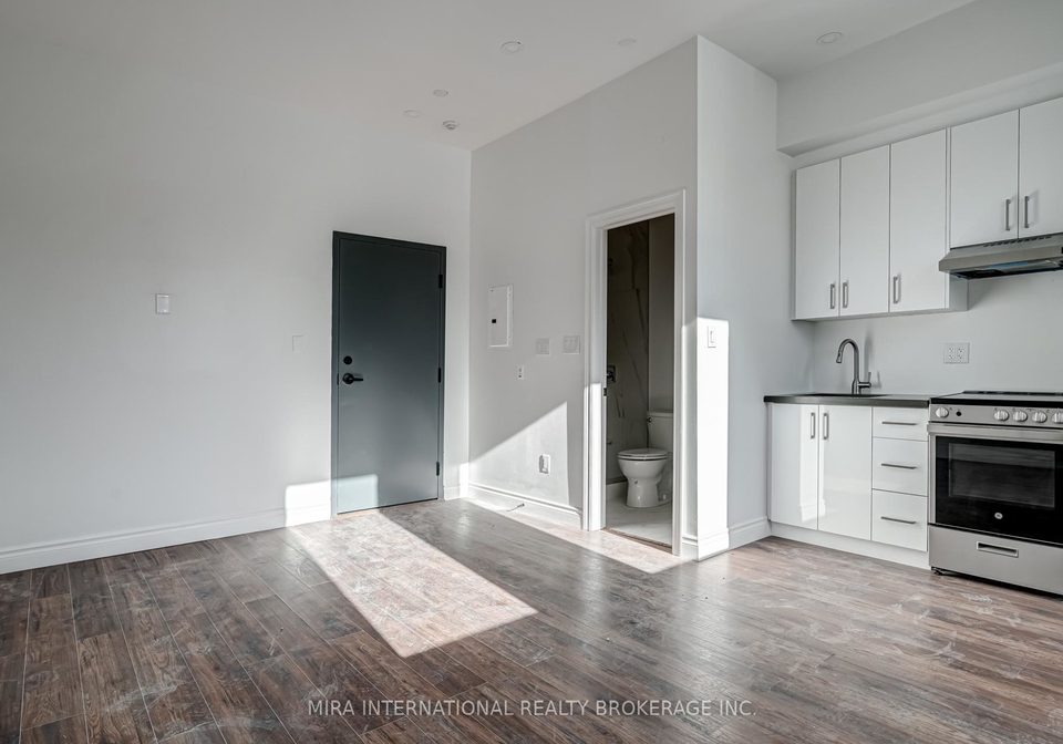 180-sherbourne-street-toronto-ontario-c13060660