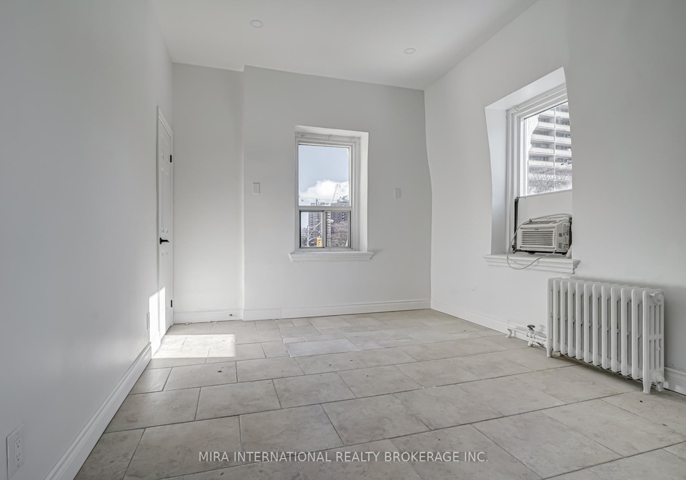 180-sherbourne-street-toronto-ontario-c13060680