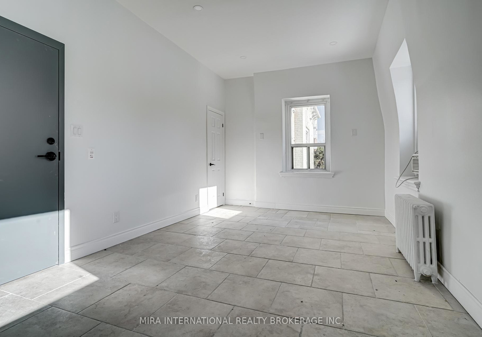 180-sherbourne-street-toronto-ontario-c13060680