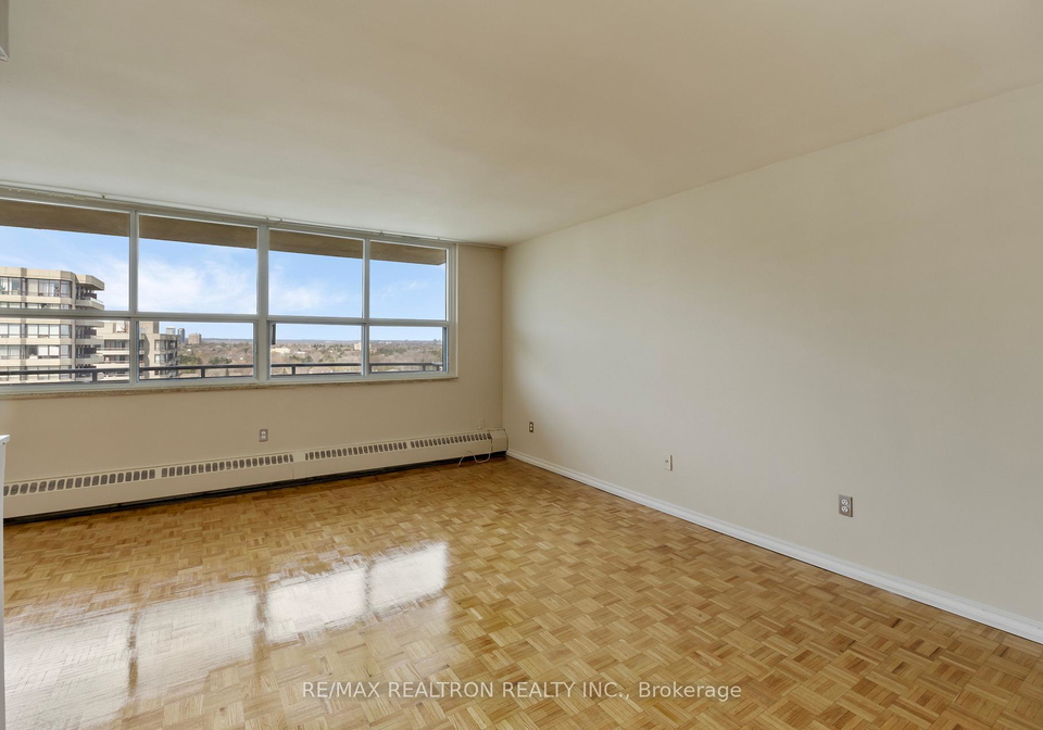 755-steeles-avenue-w-toronto-ontario-c13060920