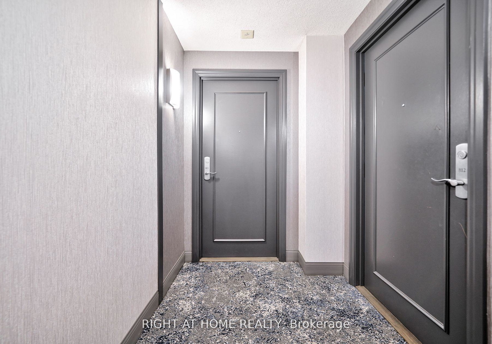 18-valley-woods-road-north-york-ontario-c13060948