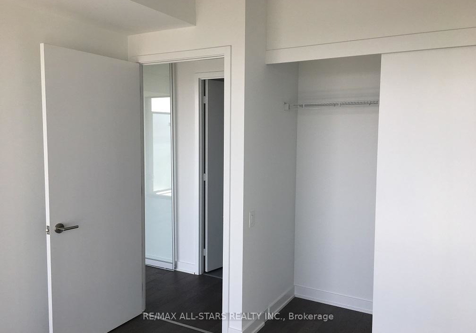185-roehampton-avenue-toronto-ontario-c13061838