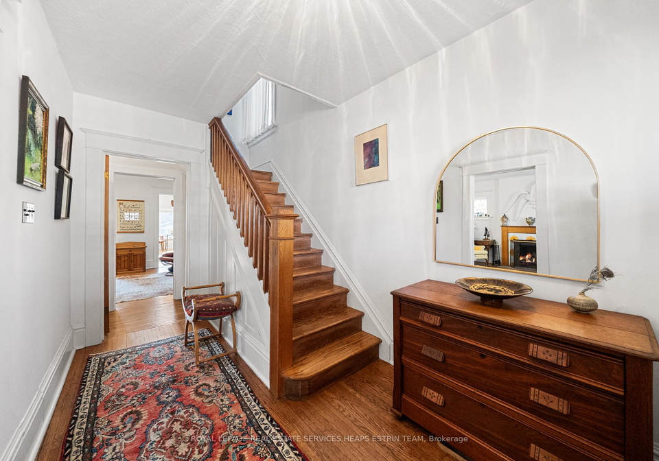 32-belcourt-road-toronto-ontario-c13062060