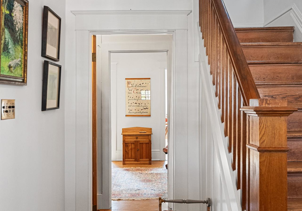 32-belcourt-road-toronto-ontario-c13062060