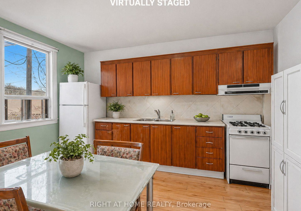 284-grace-street-toronto-ontario-c13062288