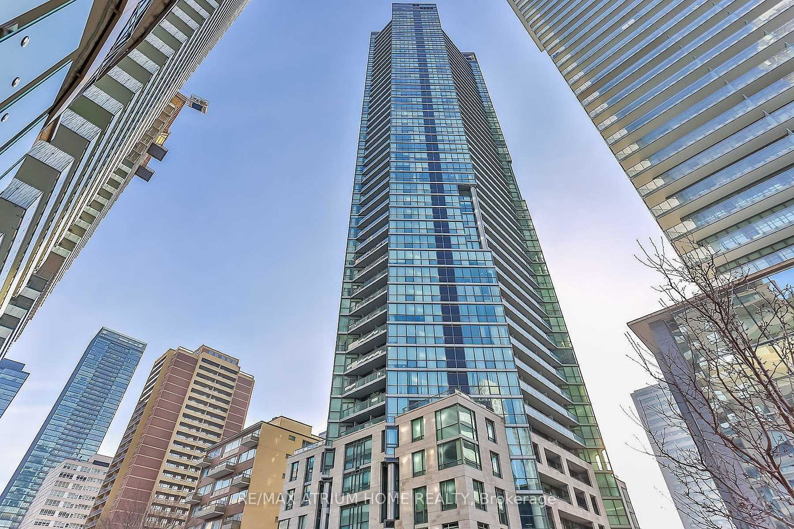 45-charles-street-e-toronto-ontario-c13062456