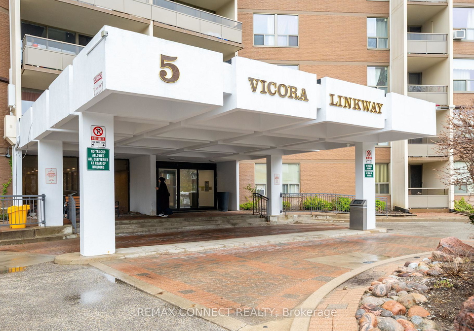 5-vicora-linkway-east-york-ontario-c13062642
