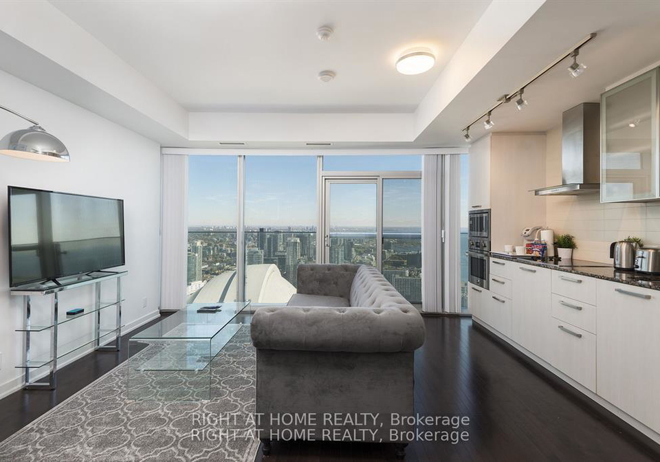 12-york-street-toronto-ontario-c13062726