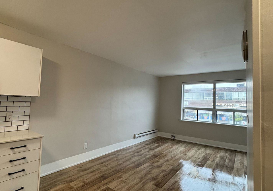 1623a-eglinton-avenue-toronto-ontario-c13063052