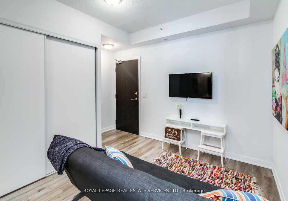 60-berwick-avenue-toronto-ontario-c13063100