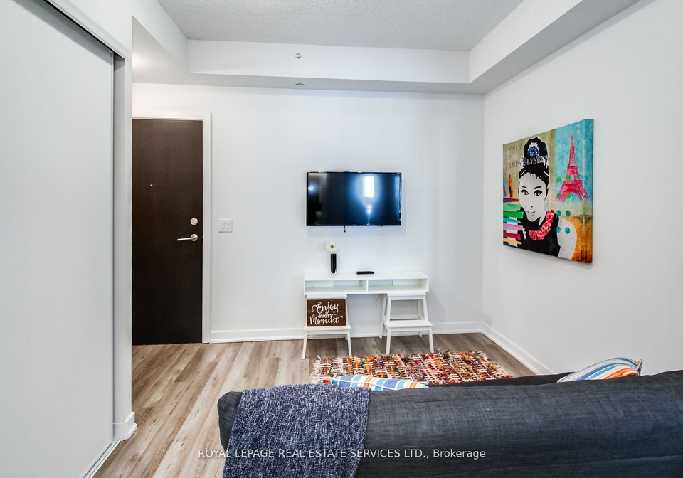 60-berwick-avenue-toronto-ontario-c13063100
