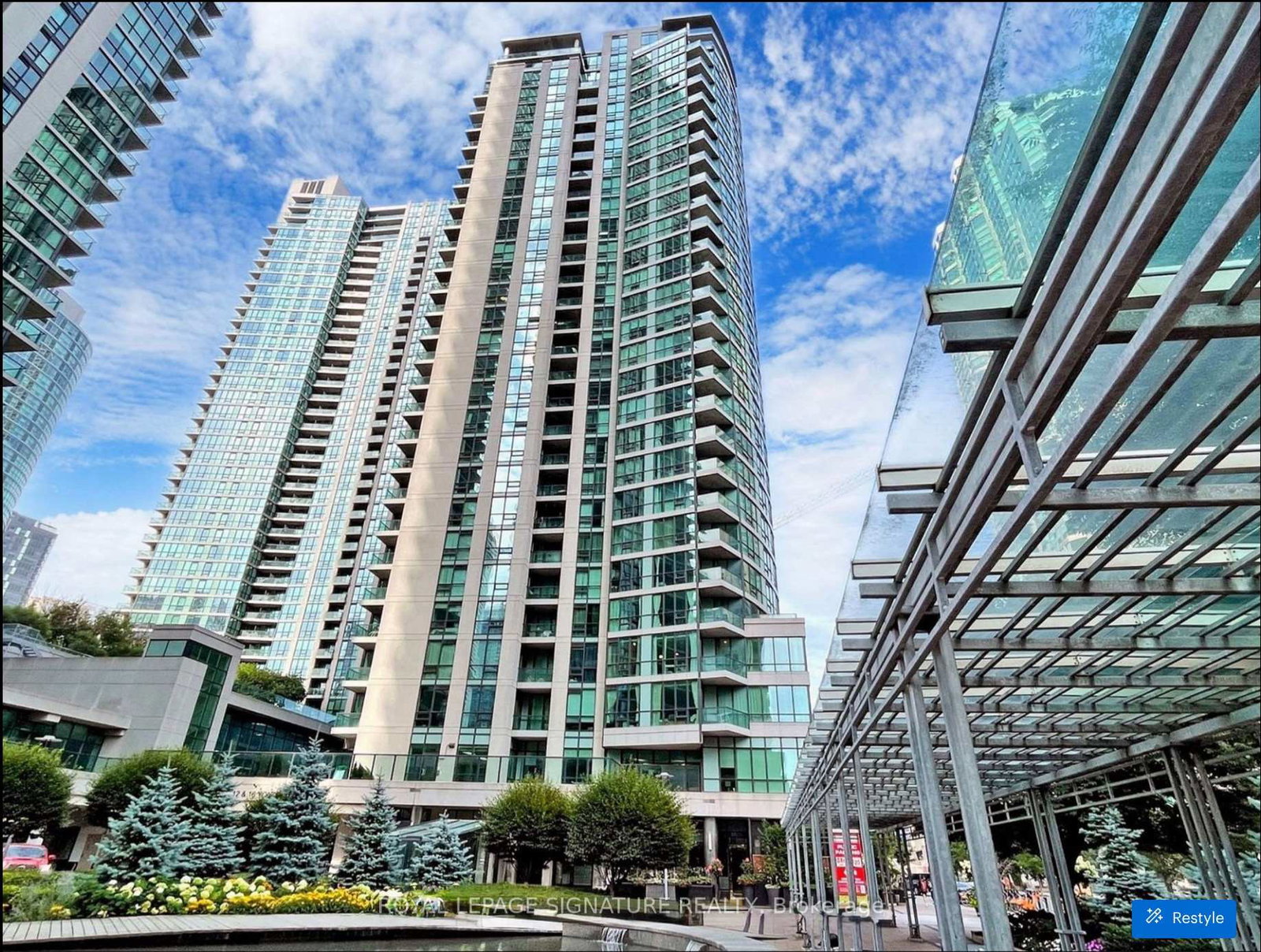 16-yonge-street-toronto-ontario-c13063126