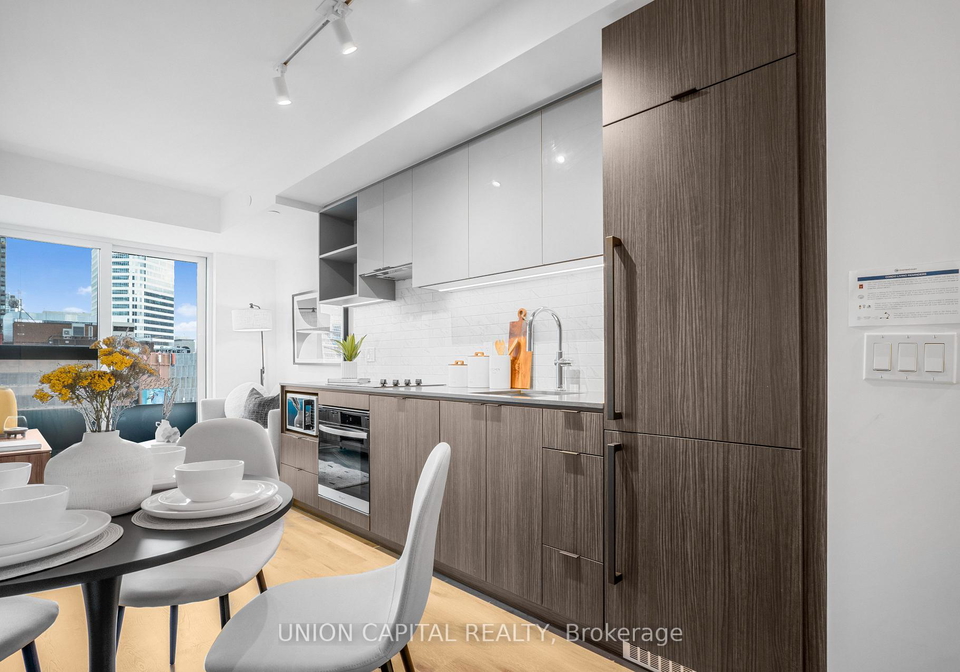 252-church-street-toronto-ontario-c13063516