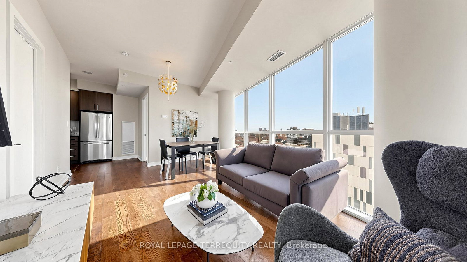 20-bruyeres-mews-toronto-ontario-c13063754