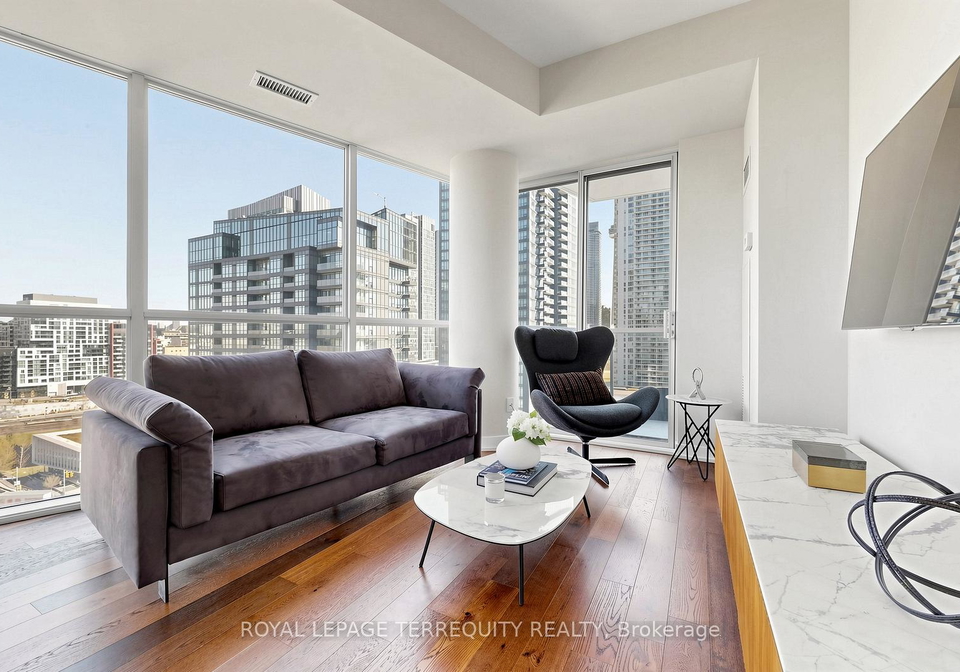 20-bruyeres-mews-toronto-ontario-c13063754