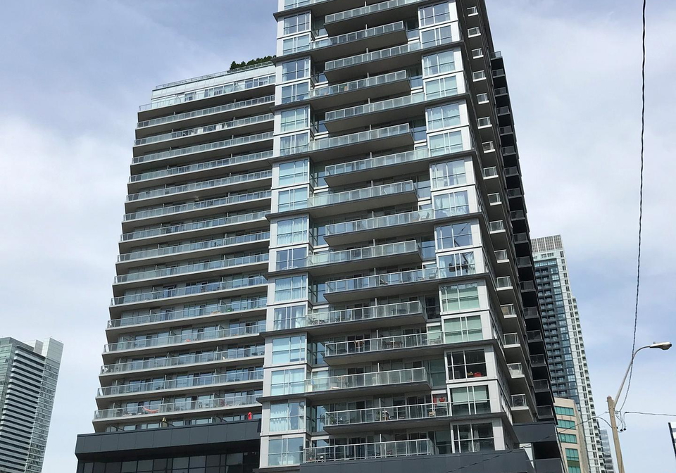 352-front-street-w-toronto-ontario-c13063880