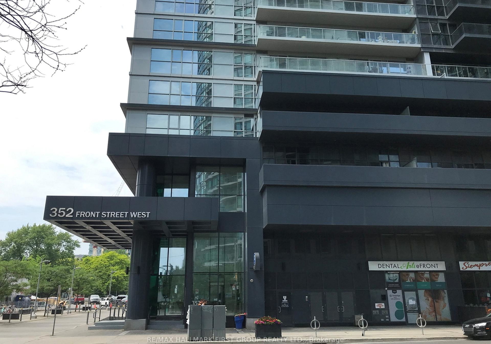 352-front-street-w-toronto-ontario-c13063880