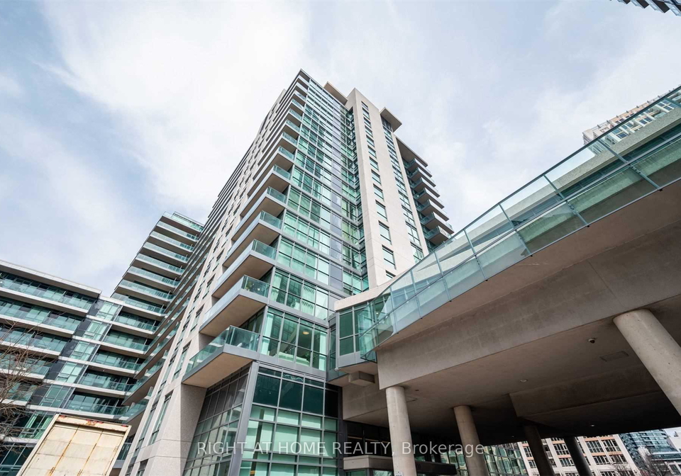 209-fort-york-boulevard-toronto-ontario-c13064230