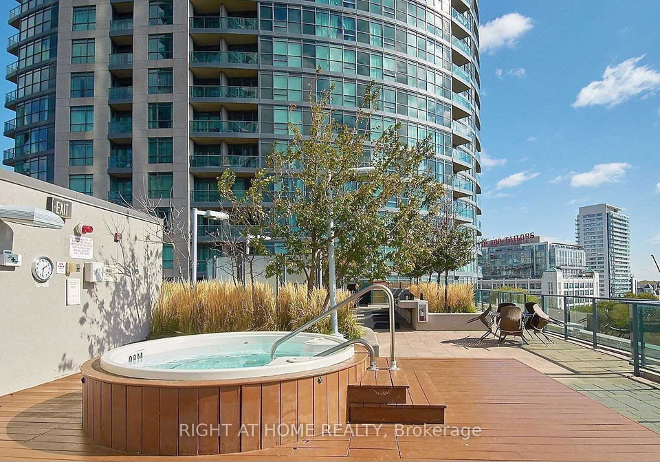 209-fort-york-boulevard-toronto-ontario-c13064230