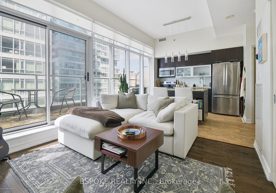 21-nelson-street-toronto-ontario-c13064324