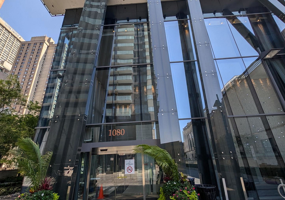 1080-bay-street-toronto-ontario-c13064622