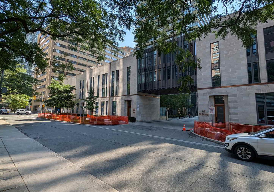 1080-bay-street-toronto-ontario-c13064622