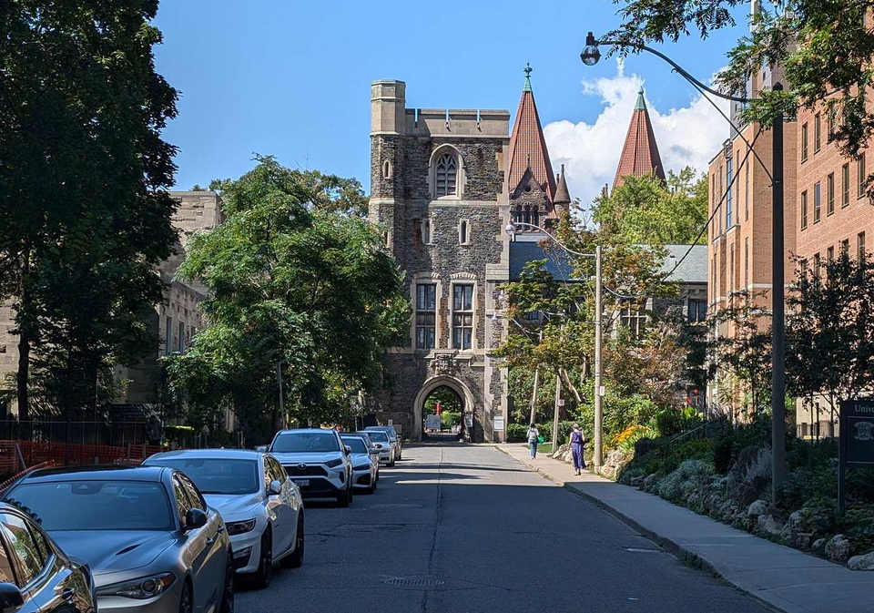 1080-bay-street-toronto-ontario-c13064622