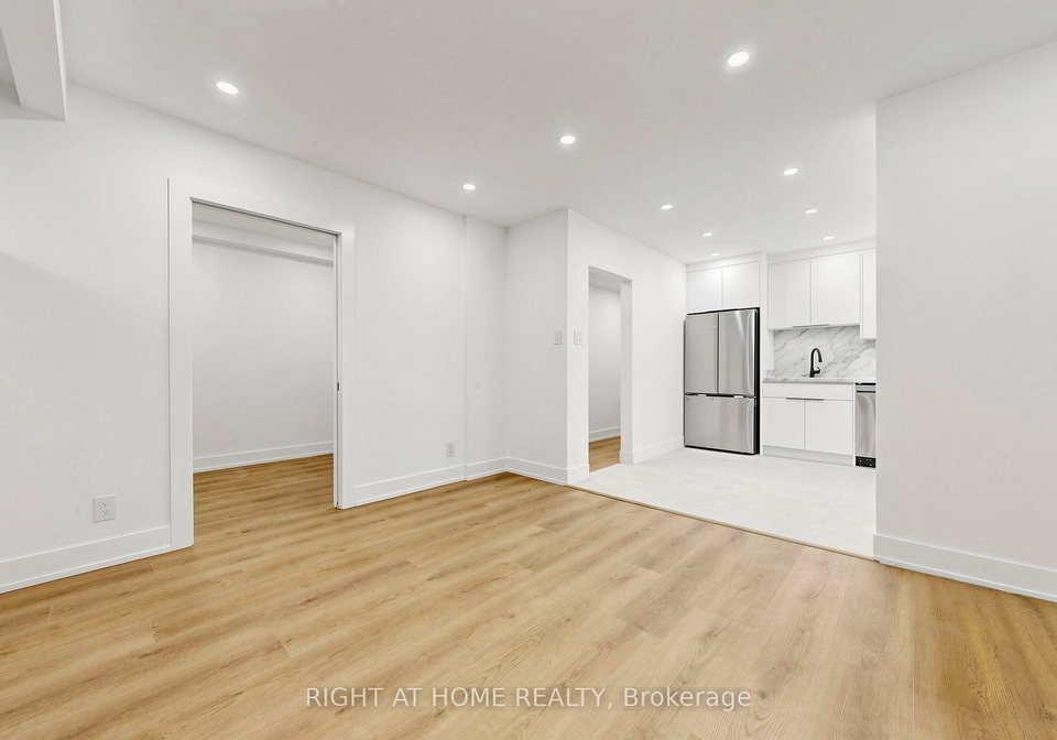 427-lawrence-avenue-w-toronto-ontario-c13064664