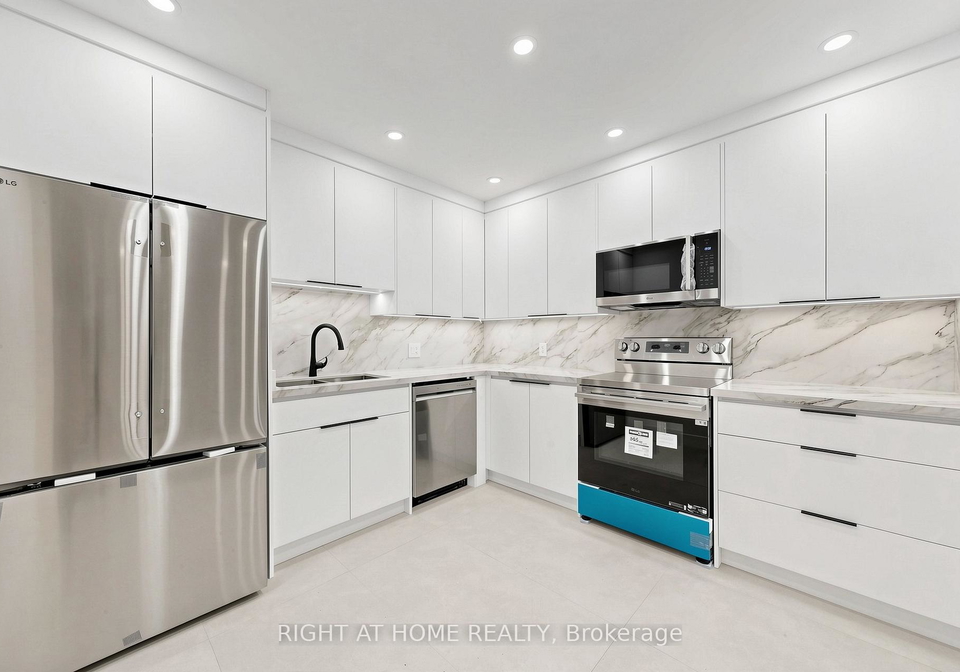 427-lawrence-avenue-w-toronto-ontario-c13064664