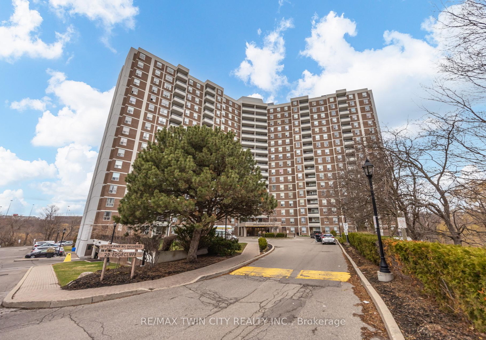 20-edgecliff-golfway-east-york-ontario-c13064688