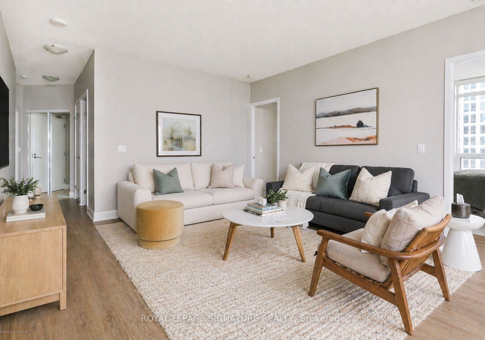 215-fort-york-boulevard-toronto-ontario-c13065152