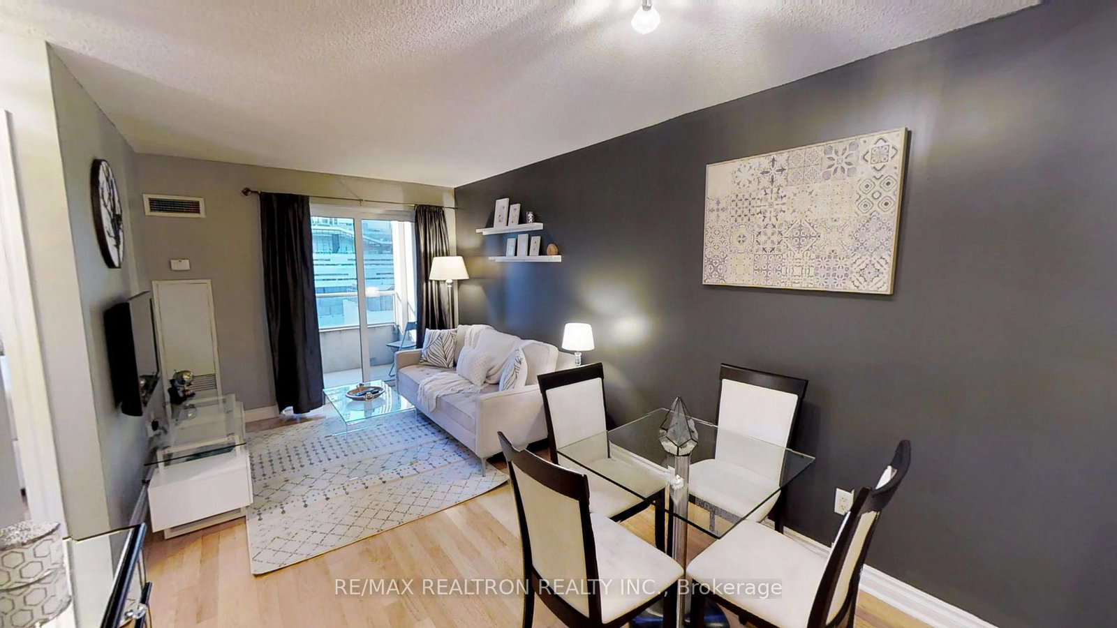 250-wellington-street-w-toronto-ontario-c13065236