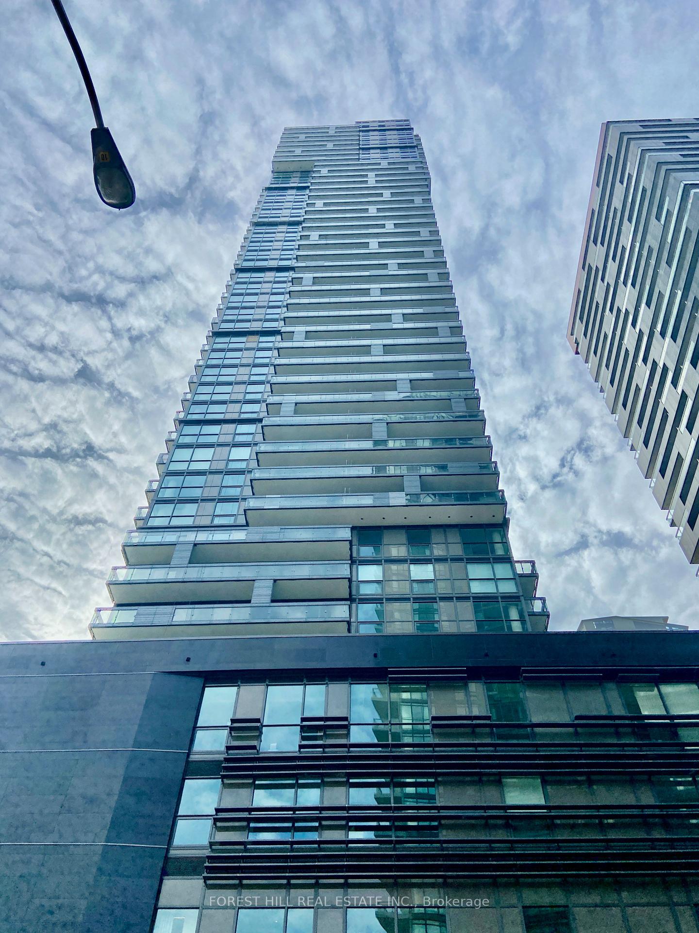 39-roehampton-avenue-toronto-ontario-c13065318