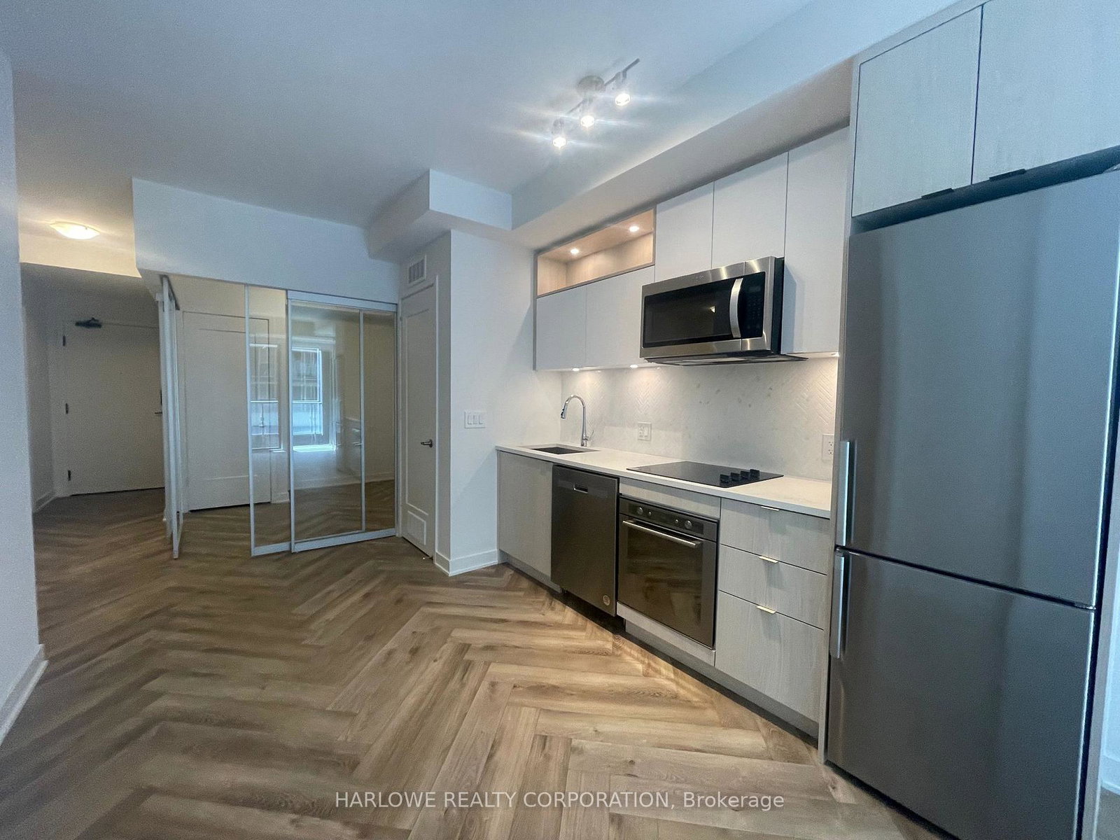 60-princess-street-toronto-ontario-c13065362