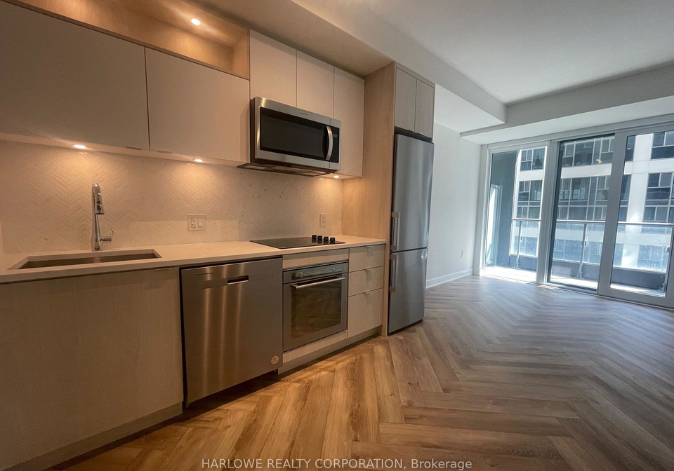 60-princess-street-toronto-ontario-c13065362
