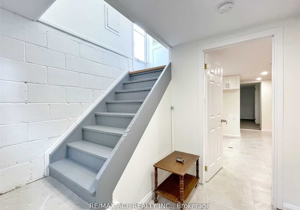 246-horsham-avenue-toronto-ontario-c13065618