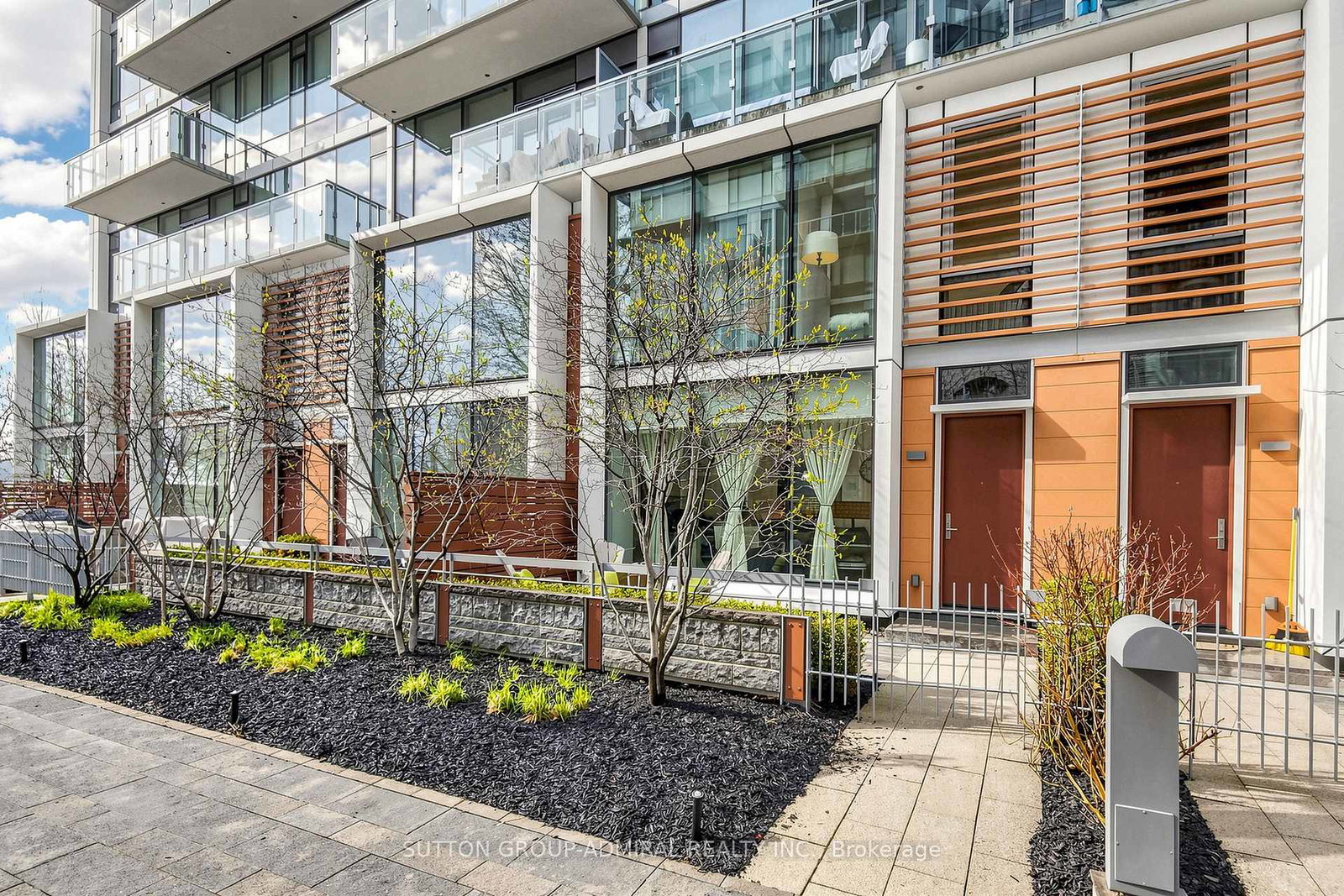 39-queens-quay-e-toronto-ontario-c13065726