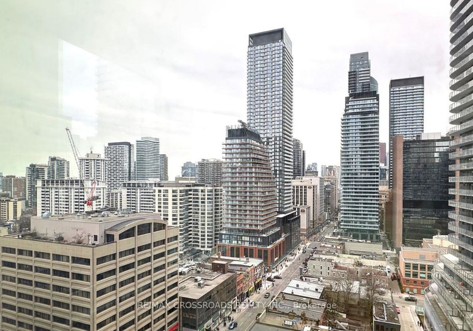 8-wellesley-street-w-toronto-ontario-c13065908
