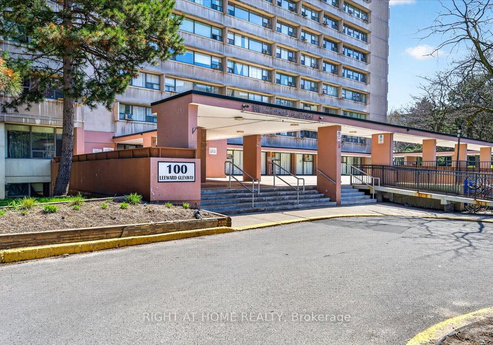 100-leeward-glenway-east-york-ontario-c13066278